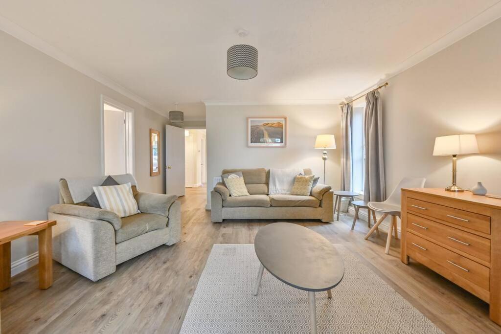 Spacious Sandbanks Apartment Near Beach And Bars With Free Parking Poole Extérieur photo